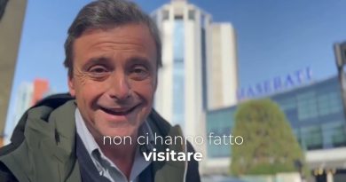 CALENDA: “GUARDATE, QUESTA È LA FABBRICA DI MASERATI, GRANDE TRISTEZZA VEDERLA MENTRE VIENE SPENTA”