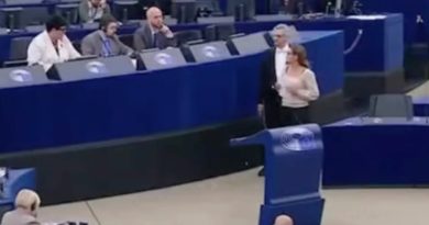 CECCARDI: “GUARDATE, ILARIA SALIS NON RISPONDE ALLE MIE DOMANDE AL PARLAMENTO EUROPEO”