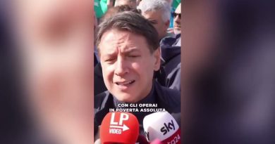 CONTE IN PIAZZA DEL POPOLO CON GLI OPERAI DI STELLANTIS